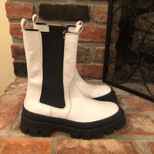 NEW Kenneth Cole Chelsea Chunky Sole Boots White and Black Size 7